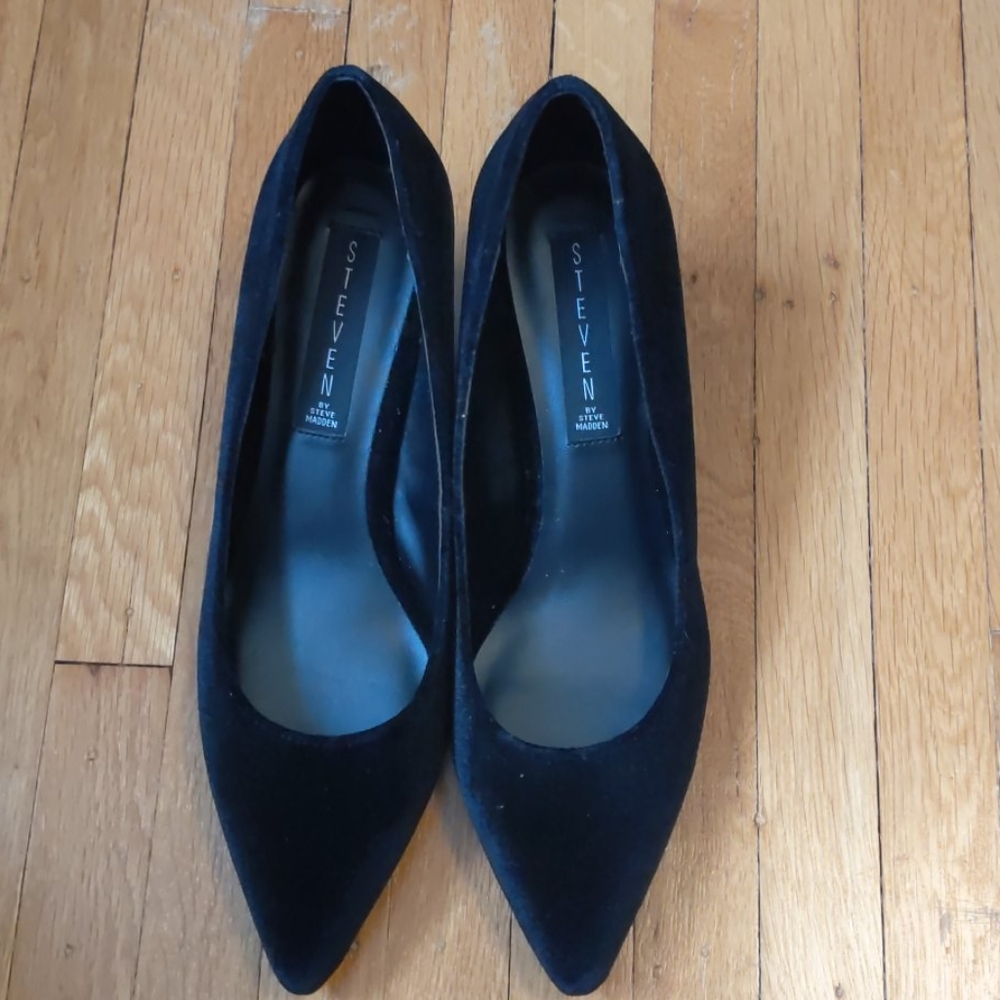 Savy Pointed Toe Block Heel Pump